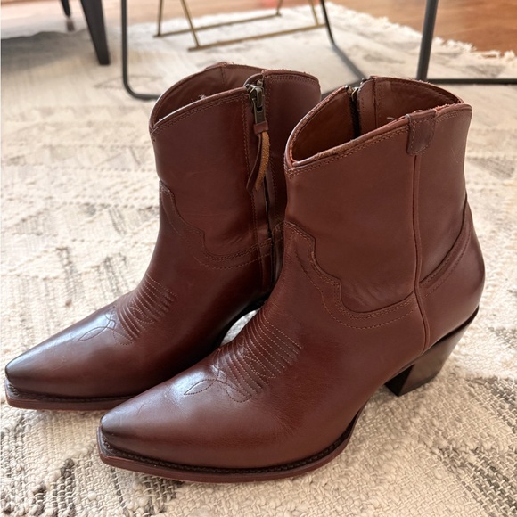 Tecovas Shoes - Tecovas The Daisy Sequoia Bovine Ankle Booties